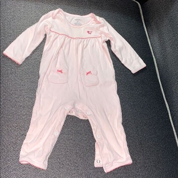 Carter’s onesie   - Picture 1 of 3